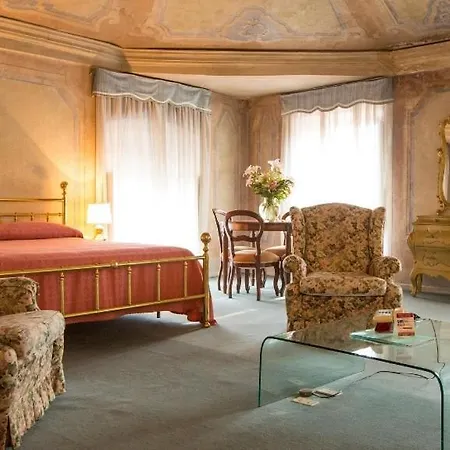 Castelvecchio アパートホテル